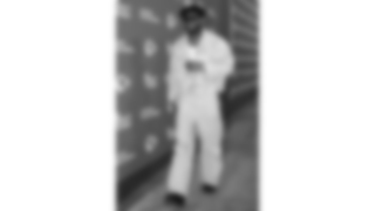 Kansas City Chiefs wide receiver JuJu Smith-Schuster (9) arrives prior to a week 12 NFL Football game against the Indianapolis Colts on Sunday, November 23, 2025 in Kansas City, MO