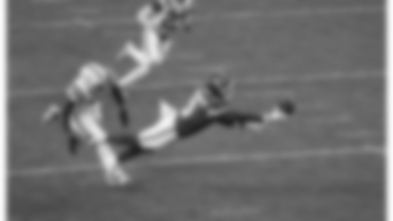 Kansas City Chiefs wide receiver JuJu Smith-Schuster (9) attempts to catch the ball during a week 12 NFL football game against the Indianapolis Colts, Sunday, November 23, 2025 in Kansas City, MO.