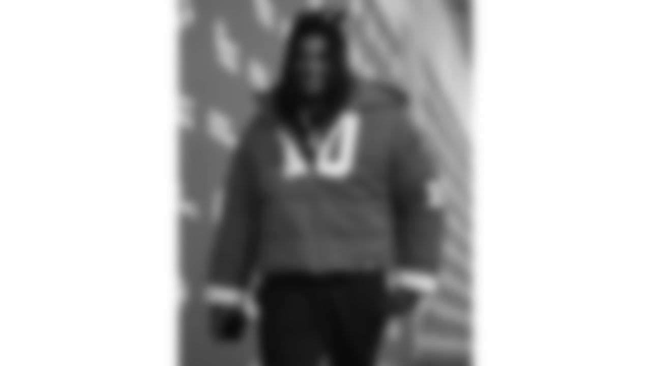 Kansas City Chiefs running back Isiah Pacheco (10) arrives prior to an NFL week 17 matchup against the Denver Broncos, Thursday, December 25, 2025.