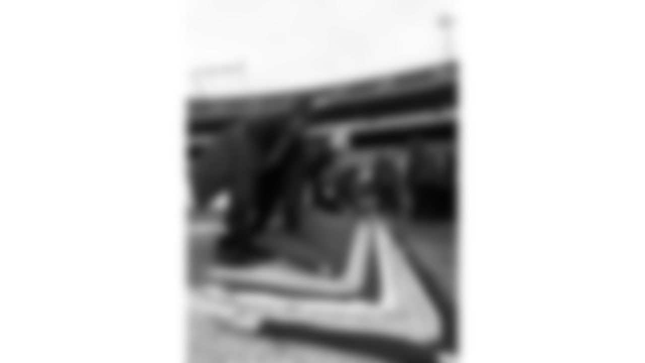 Red Coaters practice prior to a week 14 NFL Football game against the Houston Texans on Sunday, December 7, 2025 in Kansas City, MO.