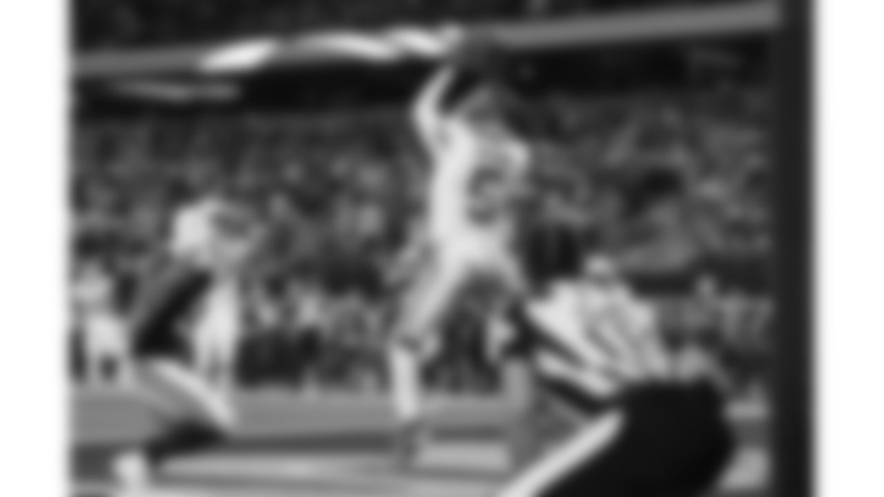 Kansas City Chiefs wide receiver Hollywood Brown (5) scores a touchdown during a week 13 NFL Football game against the Dallas Cowboys on Thursday, November 27, 2025 in Dallas, Texas.