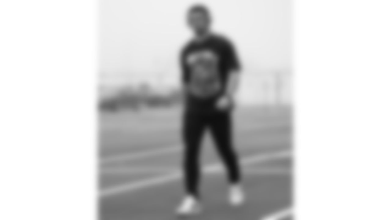 Kansas City Chiefs linebacker Leo Chenal (54) arrives prior to a week 12 NFL Football game against the Indianapolis Colts on Sunday, November 23, 2025 in Kansas City, MO