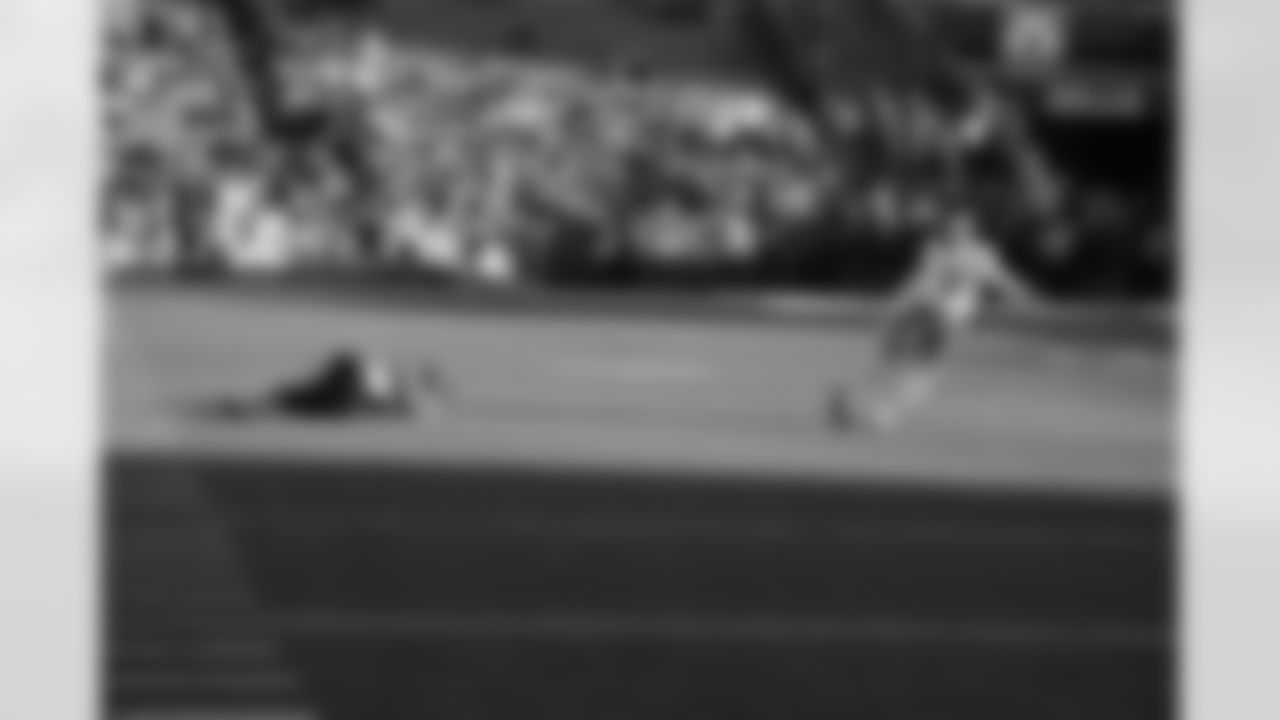 `warms up prior to a week 9 NFL football game against the Buffalo Bills, Sunday, November 2, 2025 in Buffalo, NY