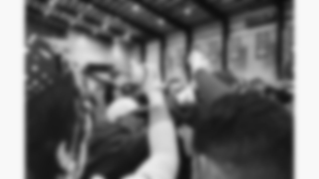 The team and Pat Brazil during a week 18 practice on Friday, January 2, 2026 in Kansas City, MO.