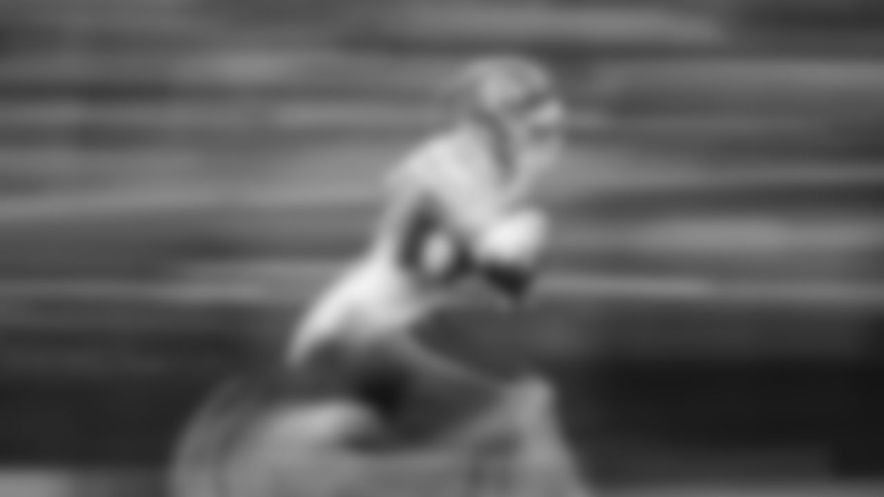 Kansas City Chiefs wide receiver Tyquan Thornton (80) runs with the ball during a week 11 NFL Football game against the Denver Broncos on Sunday, November 16, 2025 in Denver, Colorado.