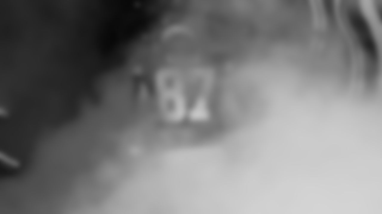 Kansas City Chiefs tight end Travis Kelce (87) runs onto the field prior to an NFL week 17 matchup against the Denver Broncos, Thursday, December 25, 2025.