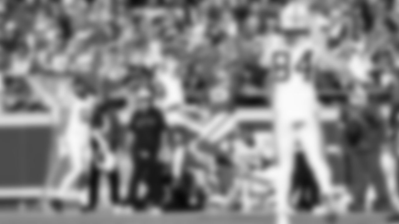 Kansas City Chiefs cornerback Jaylen Watson (35) reaches for the ball during a week 12 NFL Football game against the Indianapolis Colts on Sunday, November 23, 2025 in Kansas City, MO