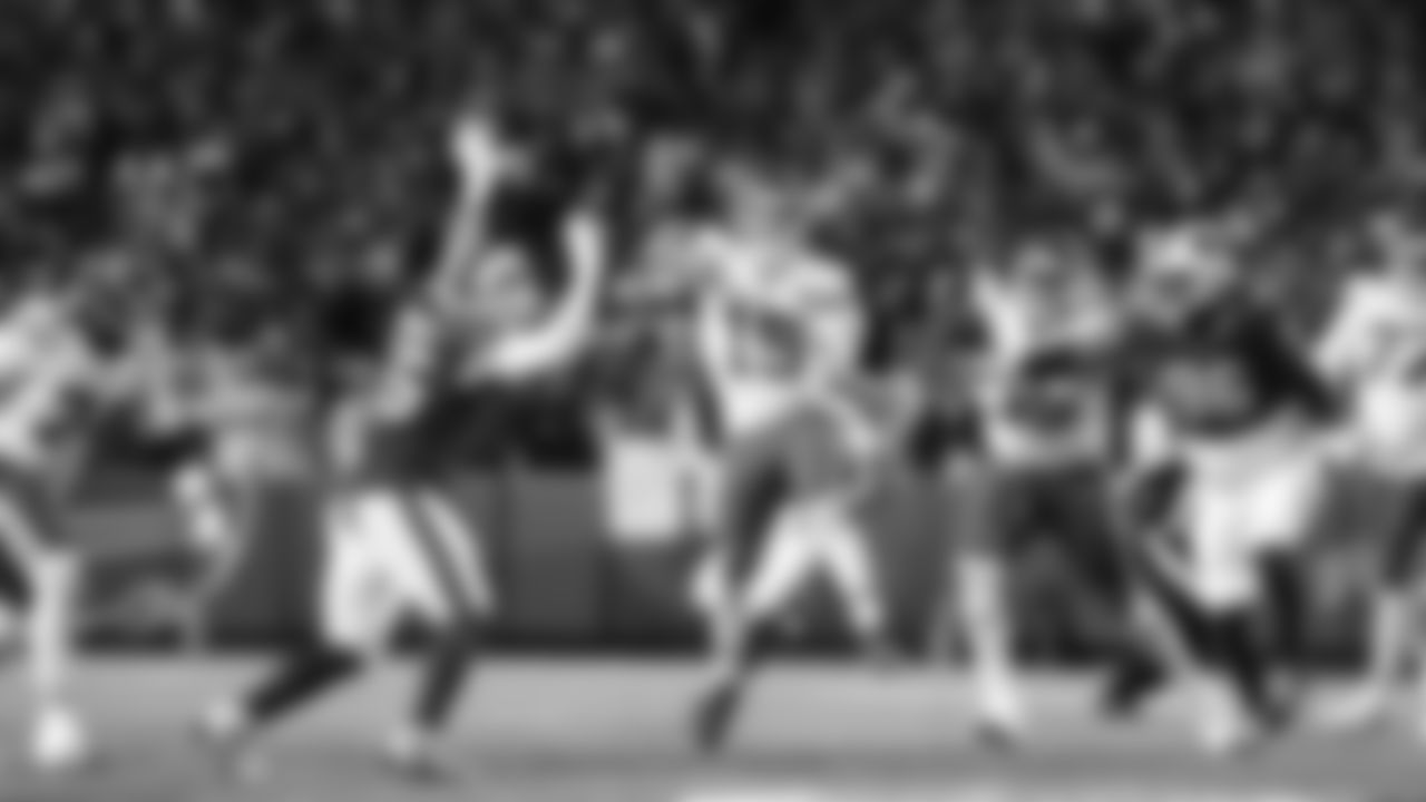 Kansas City Chiefs quarterback Patrick Mahomes (15) throws a pass during a week 9 NFL football game against the Buffalo Bills, Sunday, November 2, 2025 in Buffalo, NY