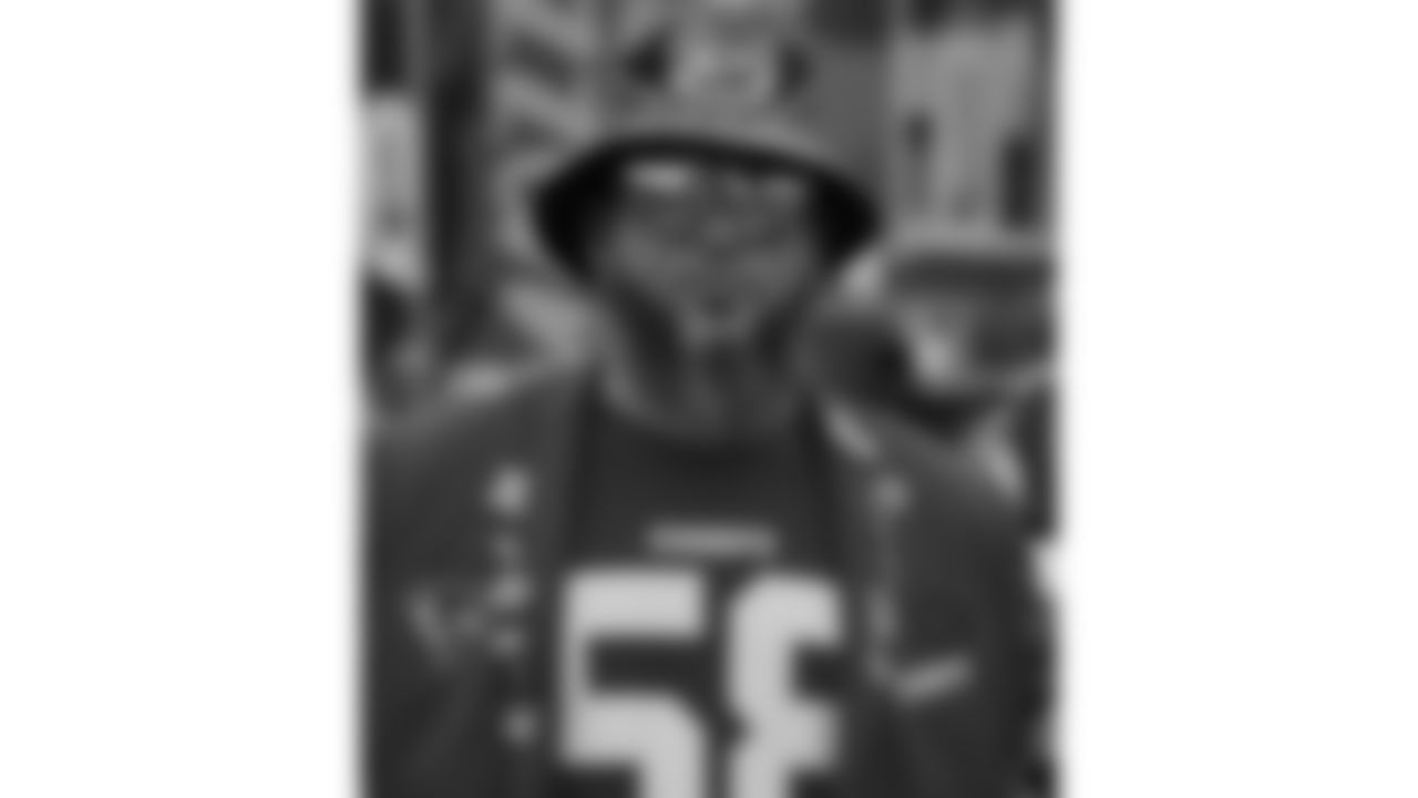 Fan prior to a week 12 NFL Football game against the Indianapolis Colts on Sunday, November 23, 2025 in Kansas City, MO