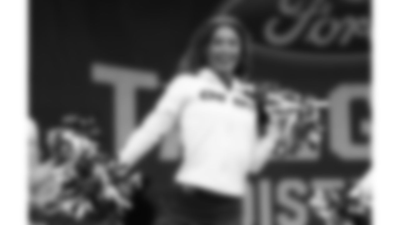 Kansas City Chiefs Cheerleaders before a week 12 NFL football game against the Indianapolis Colts, Sunday, November 23, 2025 in Kansas City, MO.