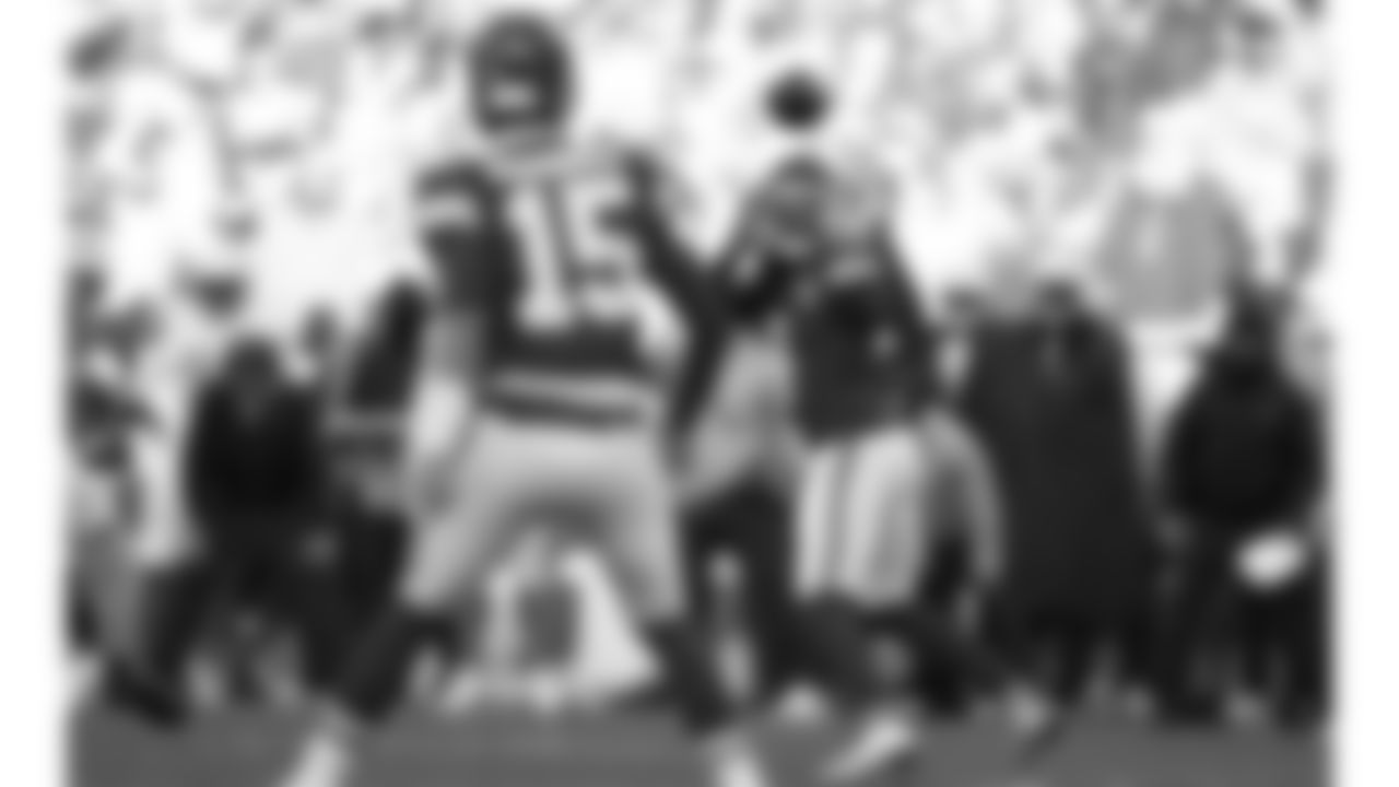 Quarterback Patrick Mahomes (15) throws to Kansas City Chiefs wide receiver Rashee Rice (4) during an NFL week 15 matchup against the Los Angeles Chargers, Sunday December 14, 2025.