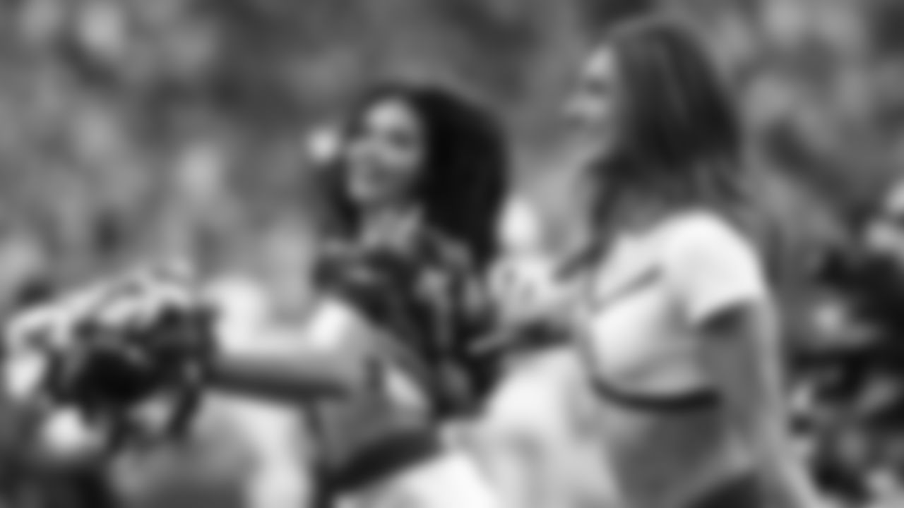 A Kansas City Chiefs Cheerleader during a week 12 NFL football game against the Indianapolis Colts, Sunday, November 23, 2025 in Kansas City, MO.