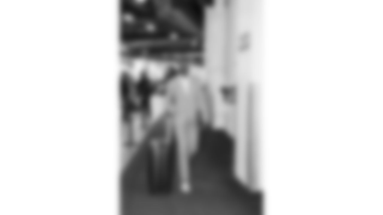 Kansas City Chiefs wide receiver Hollywood Brown (5) arrives prior to a week 11 NFL Football game against the Denver Broncos on Sunday, November 16, 2025 in Denver, Colorado.