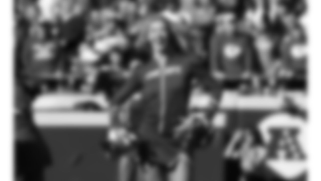 A Kansas City Chiefs Cheerleader during a week 12 NFL football game against the Indianapolis Colts, Sunday, November 23, 2025 in Kansas City, MO.