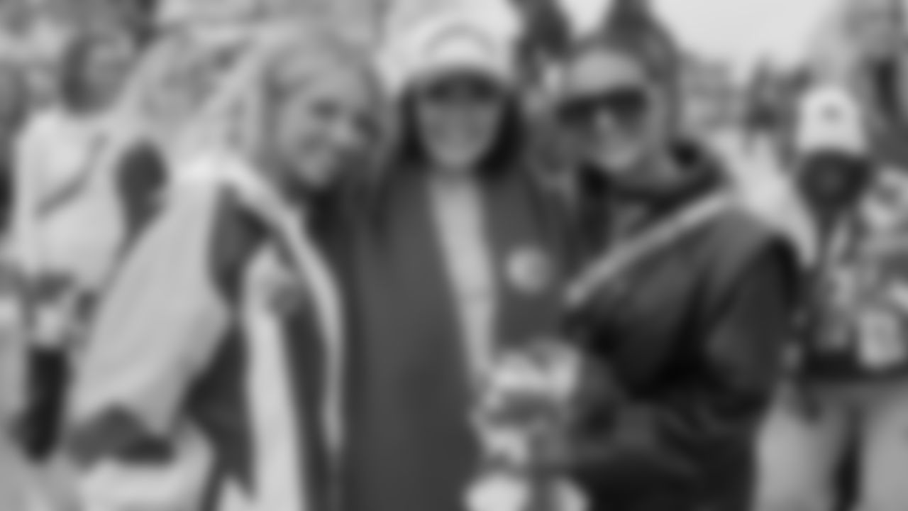 Kansas City Chiefs Alumni Cheerleaders in the pregame parade prior to a week 12 NFL Football game against the Indianapolis Colts on Sunday, November 23, 2025 in Kansas City, MO.