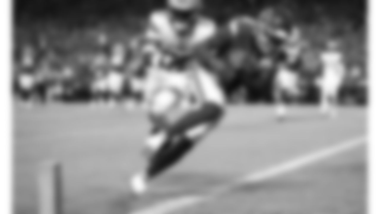 Kansas City Chiefs wide receiver Xavier Worthy (1) scores a touchdown during a week 6 NFL Football game against the Detroit Lions on Sunday, October 12, 2025 in Kansas City, MO.