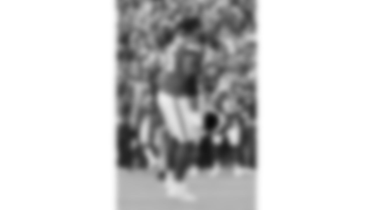 Kansas City Chiefs tackle Kingsley Suamataia (76) celebrates during a week 12 NFL football game against the Indianapolis Colts, Sunday, November 23, 2025 in Kansas City, MO.