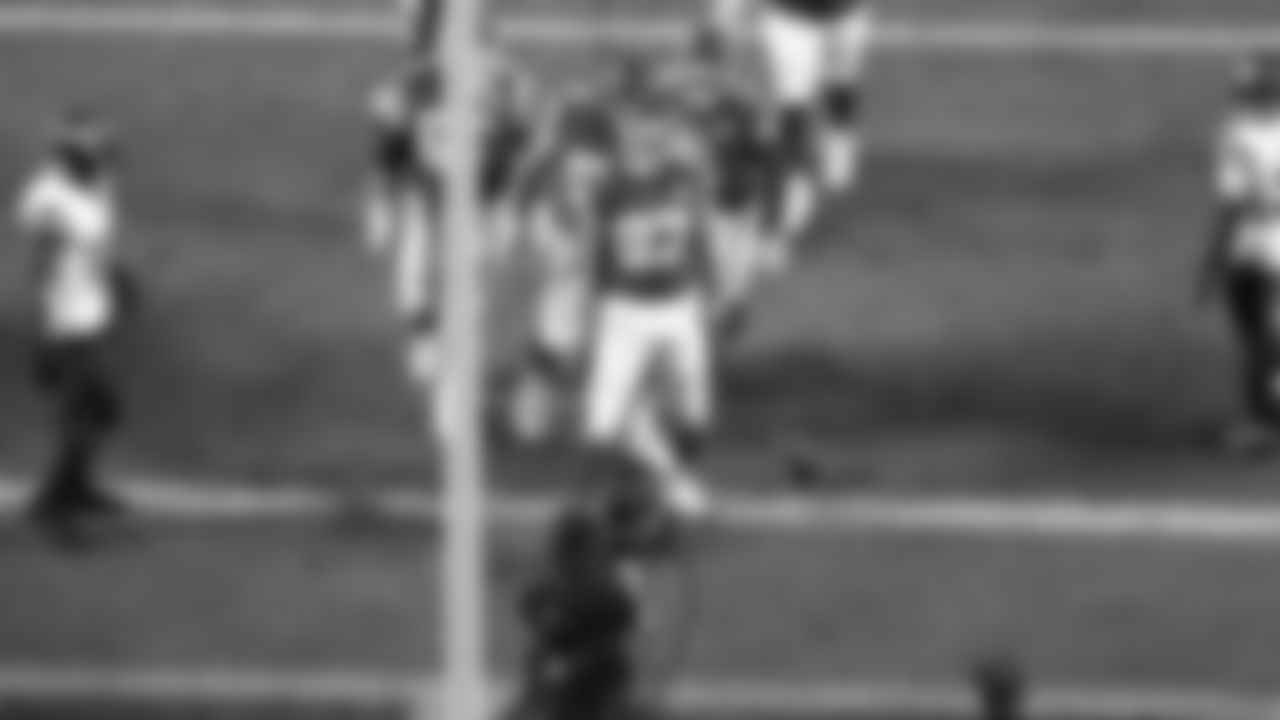 Kansas City Chiefs tight end Travis Kelce (87) celebrates his touchdown during a week 8 NFL Football game against the Washington Commanders on Monday, October 27, 2025 in Kansas City, MO.