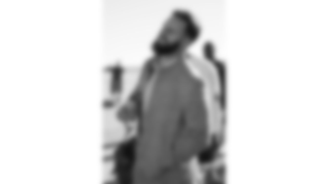 Kansas City Chiefs tight end Noah Gray (83) travels for a week 18 matchup with the Las Vegas Raiders on Saturday, January 3, 2026.