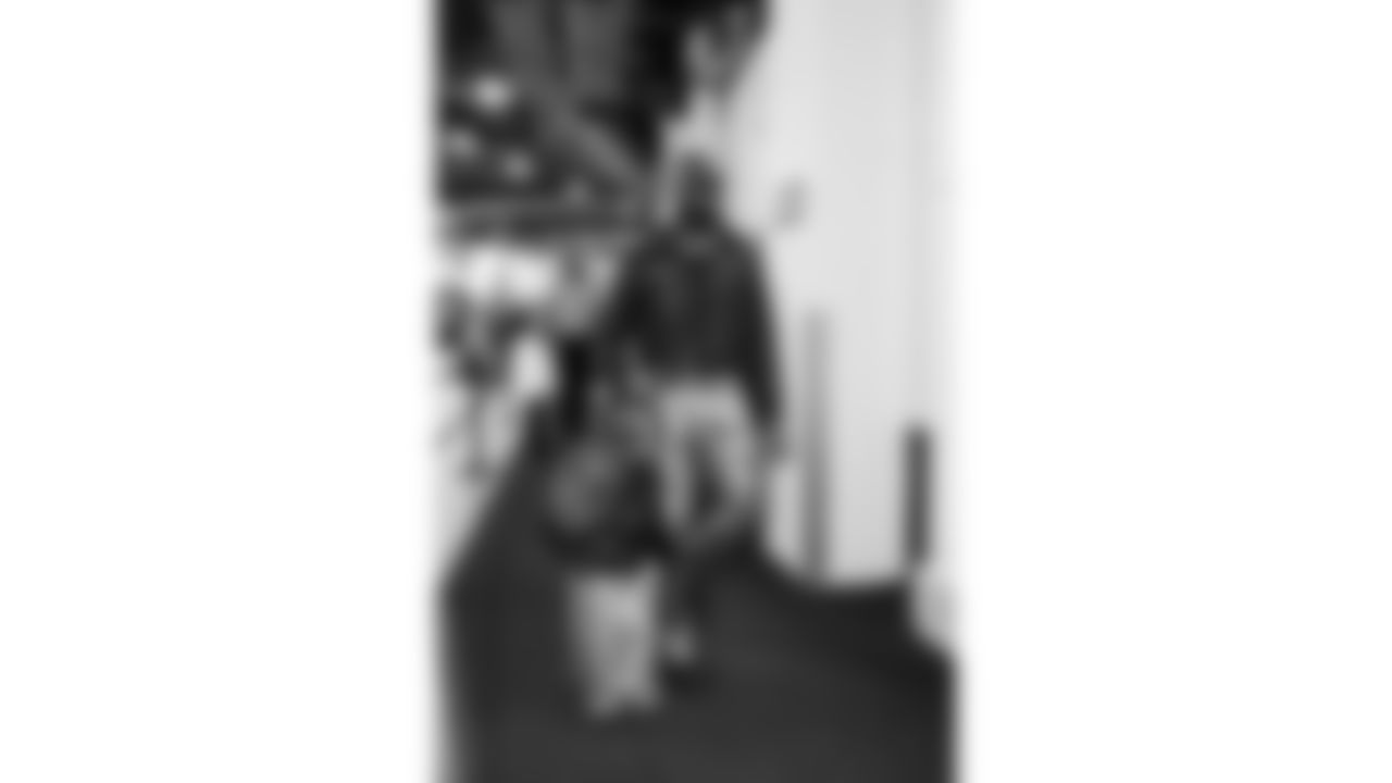 Kansas City Chiefs defensive end Charles Omenihu (90) arrives prior to a week 11 NFL Football game against the Denver Broncos on Sunday, November 16, 2025 in Denver, Colorado.