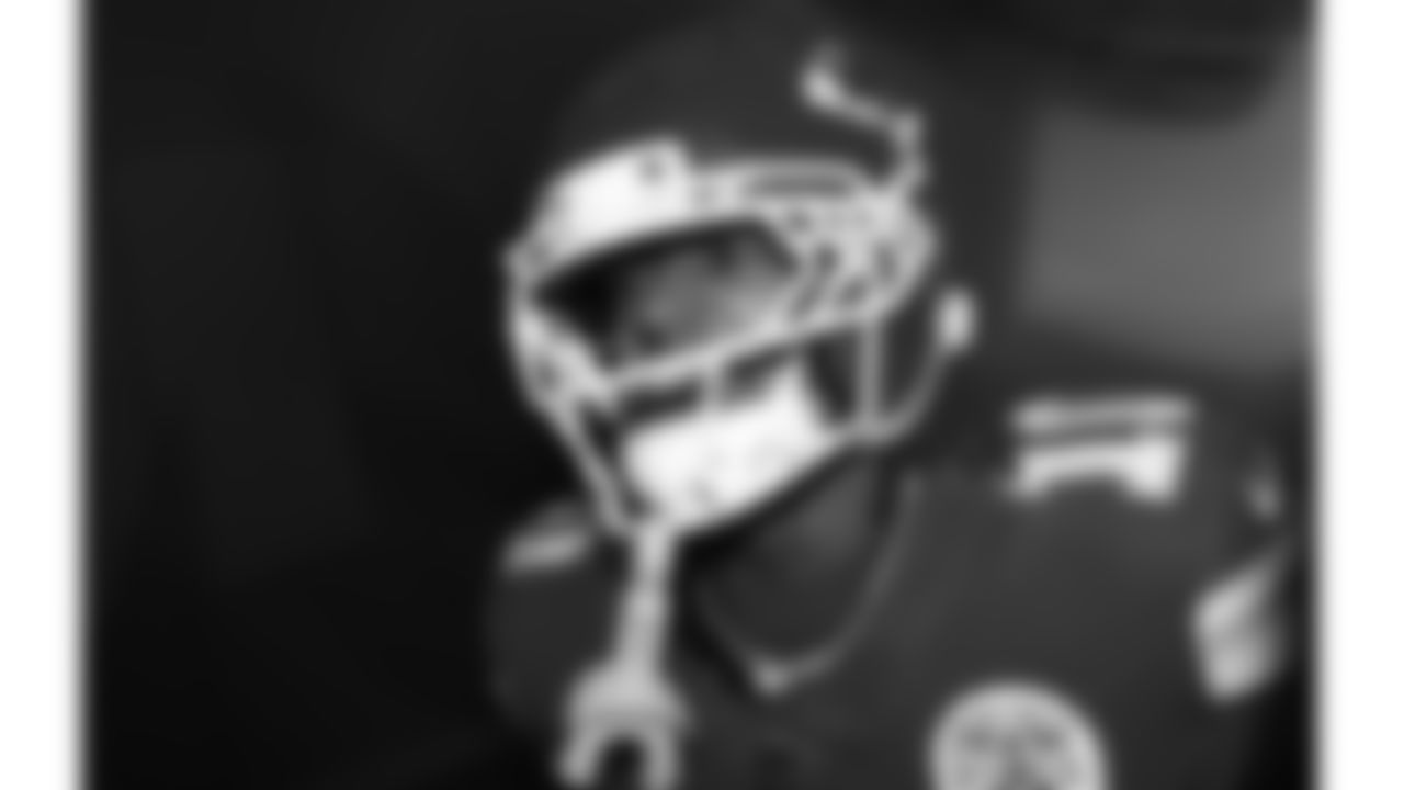 Kansas City Chiefs running back Isiah Pacheco (10) yells in the tunnel before running out prior to a week 14 NFL football game against the Houston Texans, Sunday, December 7, 2025 in Kansas City, MO.