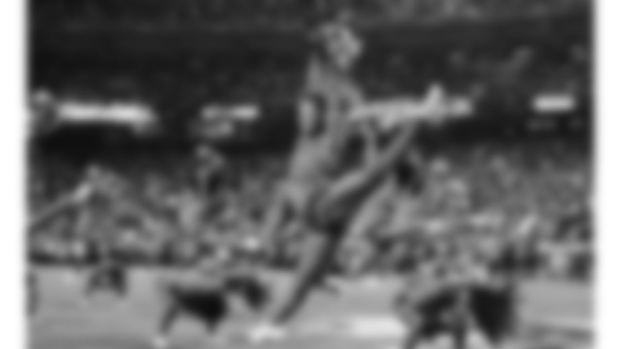 A Kansas City Chiefs Cheerleader before a week 8 NFL football game against the Washington Commanders, Monday, October 27, 2025, in Kansas City, MO.