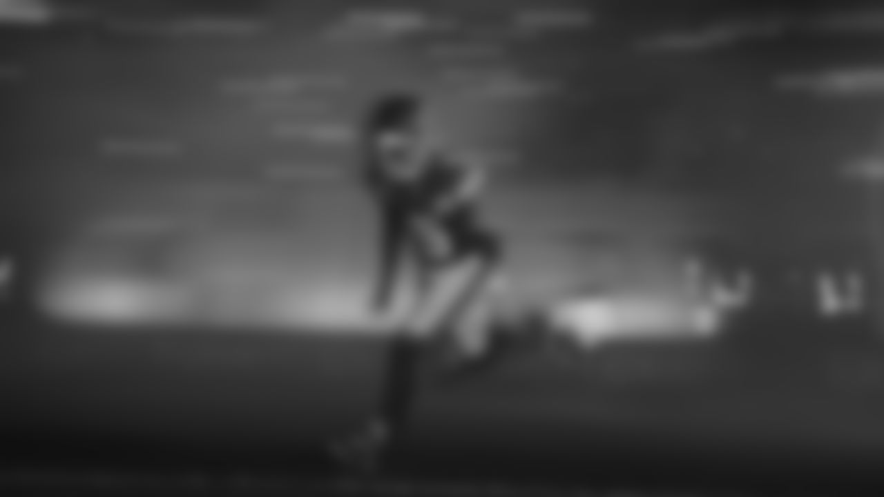 Kansas City Chiefs wide receiver Hollywood Brown (5) runs onto field prior to an NFL week 14 matchup against the Houston Texans, Sunday December 7, 2025.