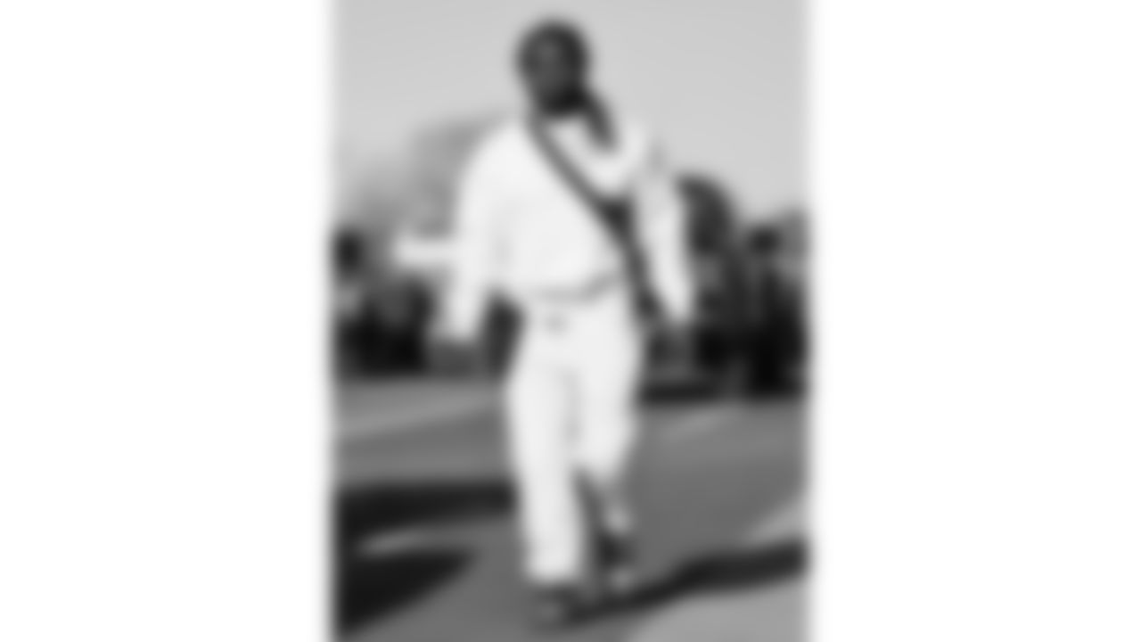 Kansas City Chiefs linebacker Nick Bolton (32) arrives prior to an NFL week 15 matchup against the Los Angeles Chargers, Sunday December 14, 2025.