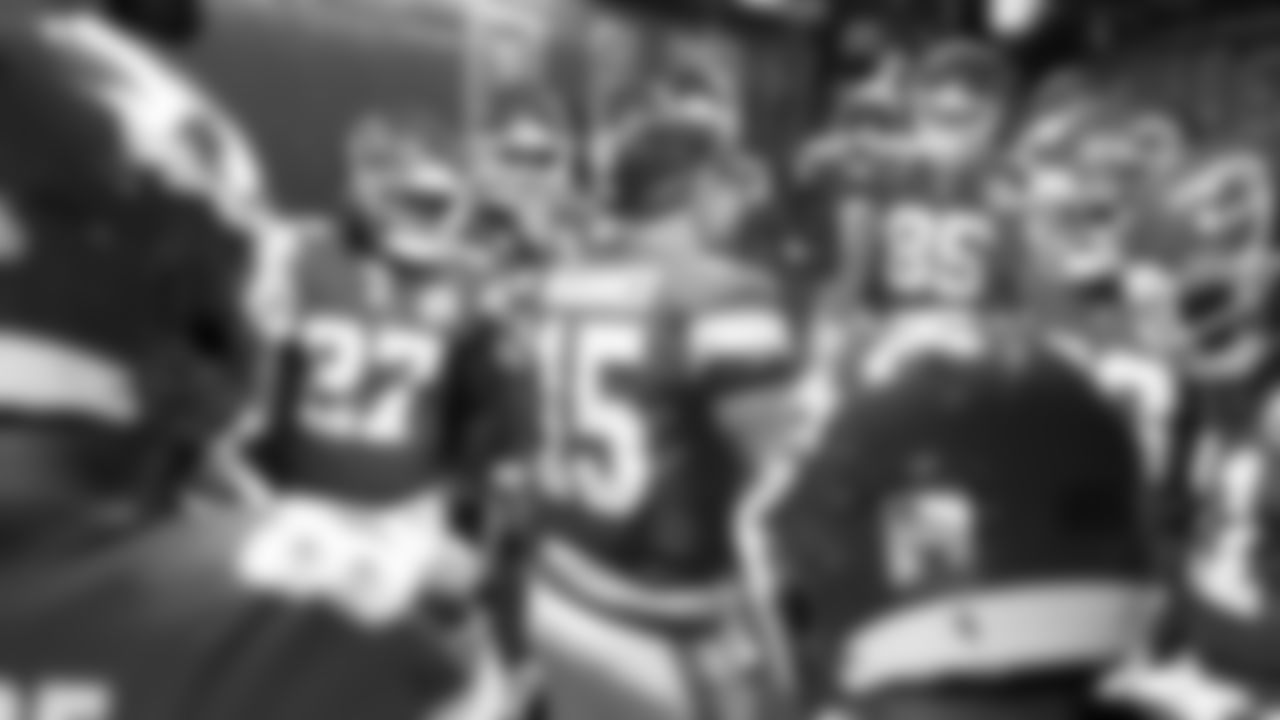 Kansas City Chiefs quarterback Patrick Mahomes (15) talks with the the team prior to a week 6 NFL Football game against the Detroit Lions on Sunday, October 12, 2025 in Kansas City, MO.