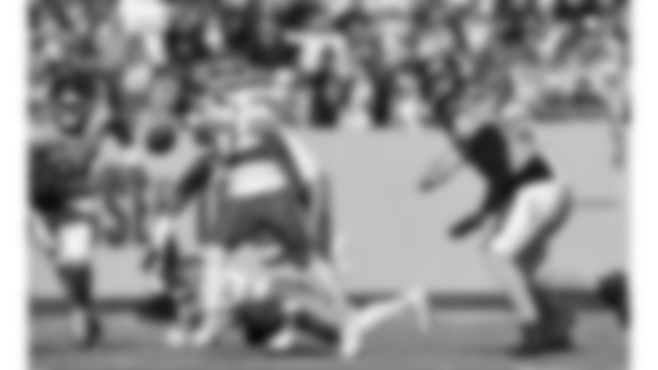 Kansas City Chiefs quarterback Gardner Minshew (17) throws the ball during a week 16 NFL football game against the Tennessee Titans, Sunday, December 21, 2025 in Nashville, TN.