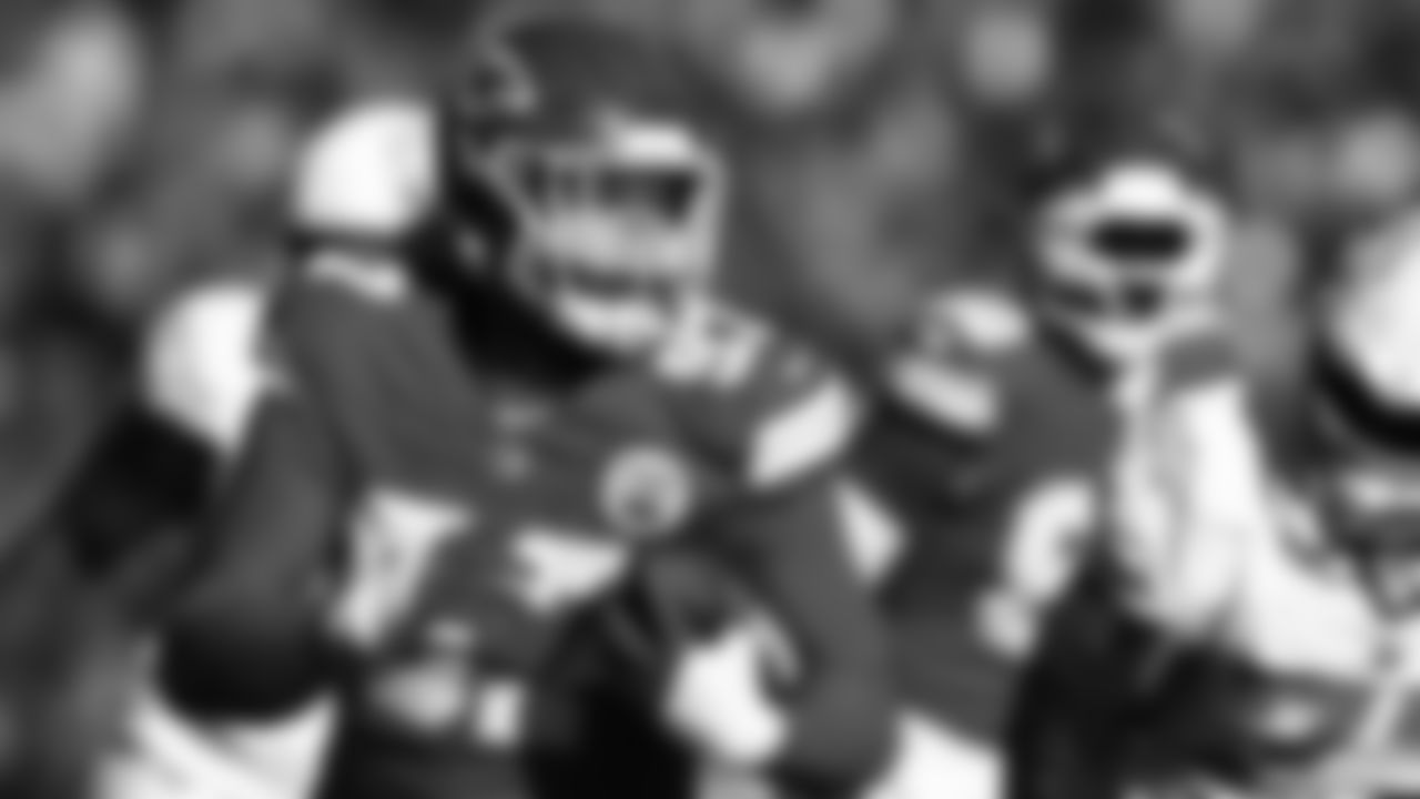 Kansas City Chiefs defensive end Ashton Gillotte (97) runs after his interception during an NFL week 15 matchup against the Los Angeles Chargers, Sunday December 14, 2025.