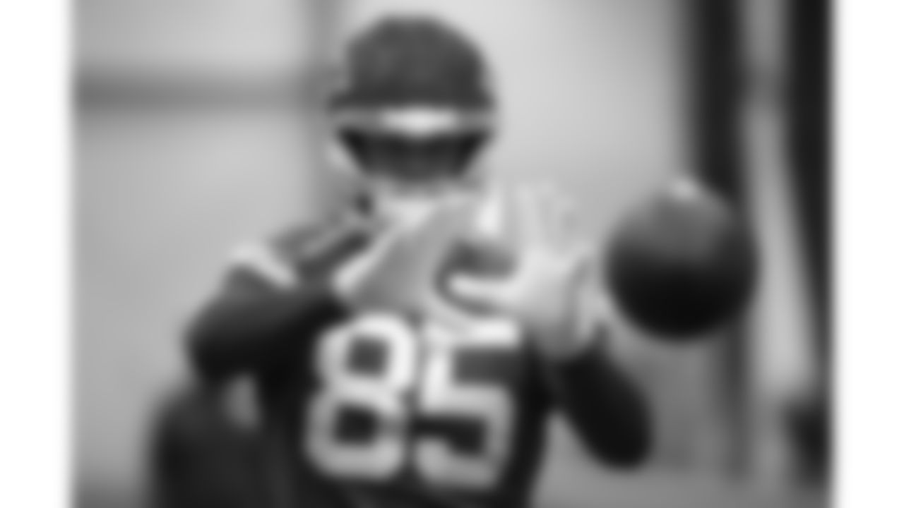 Kansas City Chiefs tight end Robert Tonyan (85) during a week 16 practice on Thursday, December 18, 2025 in Kansas City, MO.