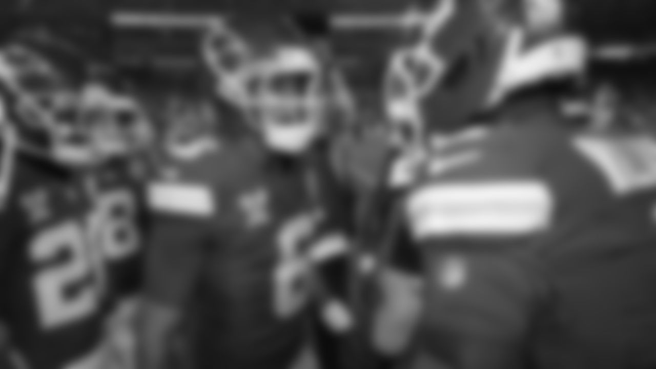 Kansas City Chiefs safety Bryan Cook (6) talks with the team prior to an NFL week 17 matchup against the Denver Broncos, Thursday, December 25, 2025.