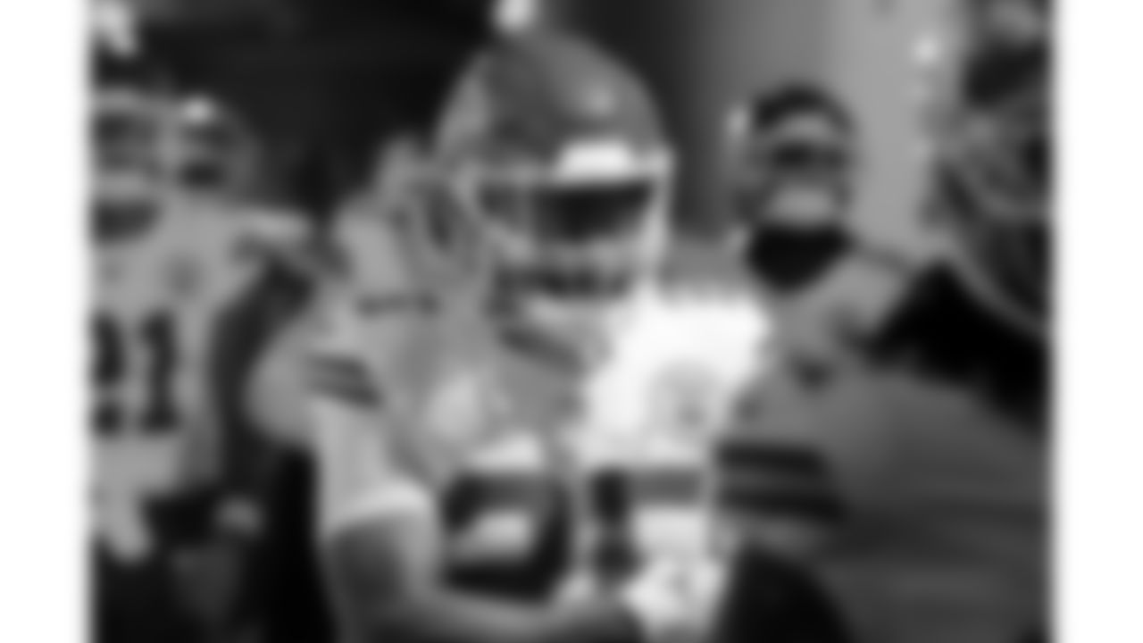 Kansas City Chiefs running back Dameon Pierce (25) walks down the tunnel prior to a week 18 game against the Las Vegas Raiders on Sunday, January 3, 2026.