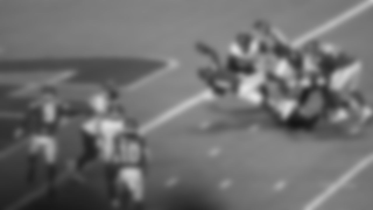 Kansas City Chiefs wide receiver Rashee Rice (4) reaches for a touchdown during a week 8 NFL Football game against the Washington Commanders on Monday, October 27, 2025 in Kansas City, MO.