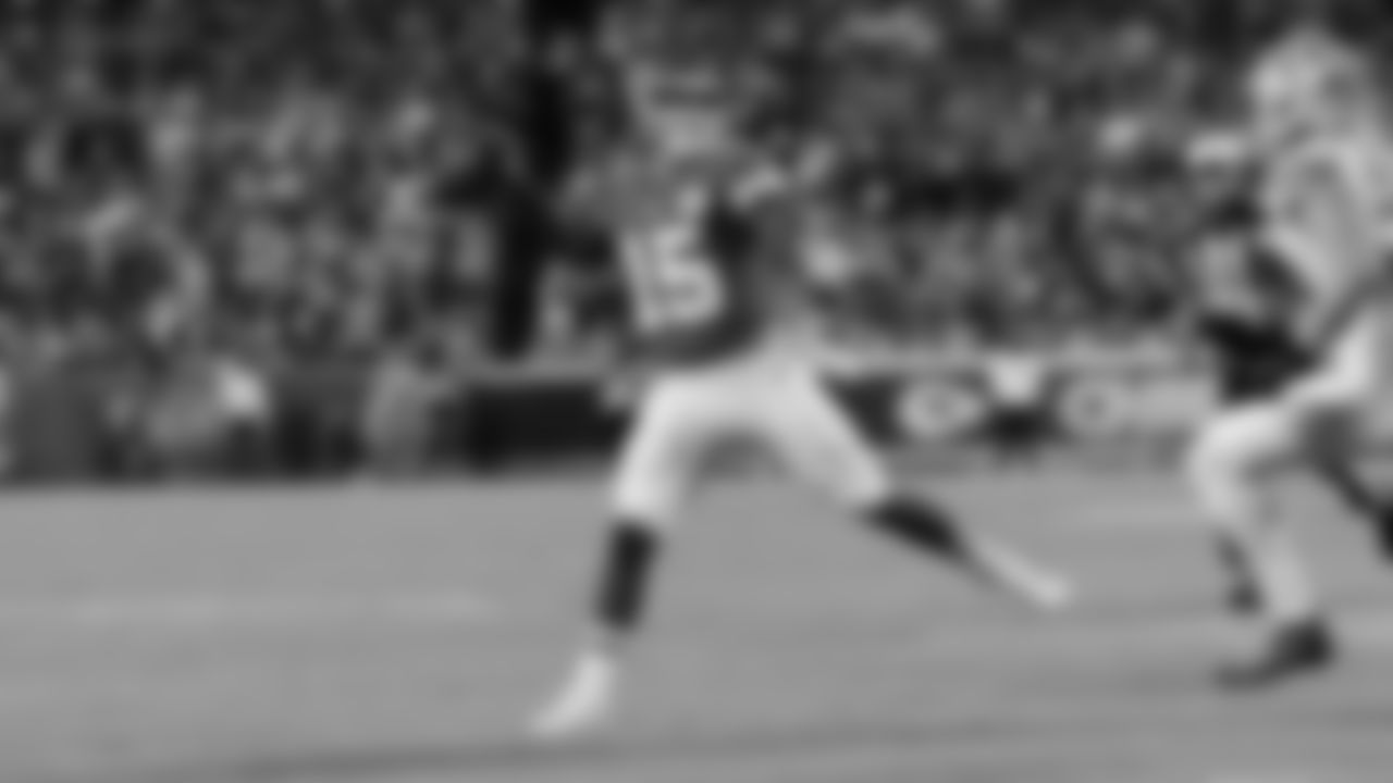 Kansas City Chiefs quarterback Patrick Mahomes (15) passes the ball during a week 6 NFL Football game against the Detroit Lions on Sunday, October 12, 2025 in Kansas City, MO.