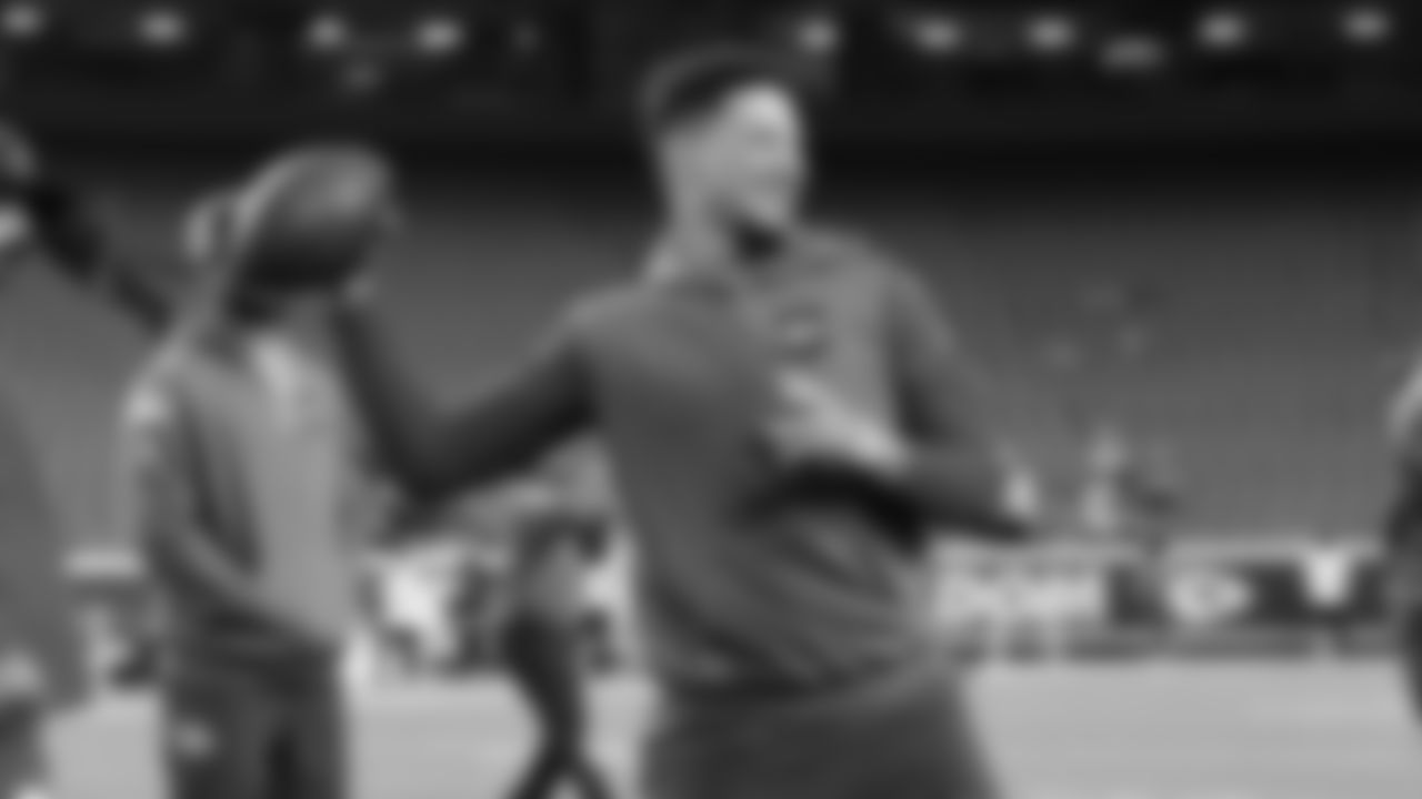 Kansas City Chiefs quarterback Patrick Mahomes (15) throws a pass prior to a week 8 NFL Football game against the Washington Commanders on Monday, October 27, 2025 in Kansas City, MO.
