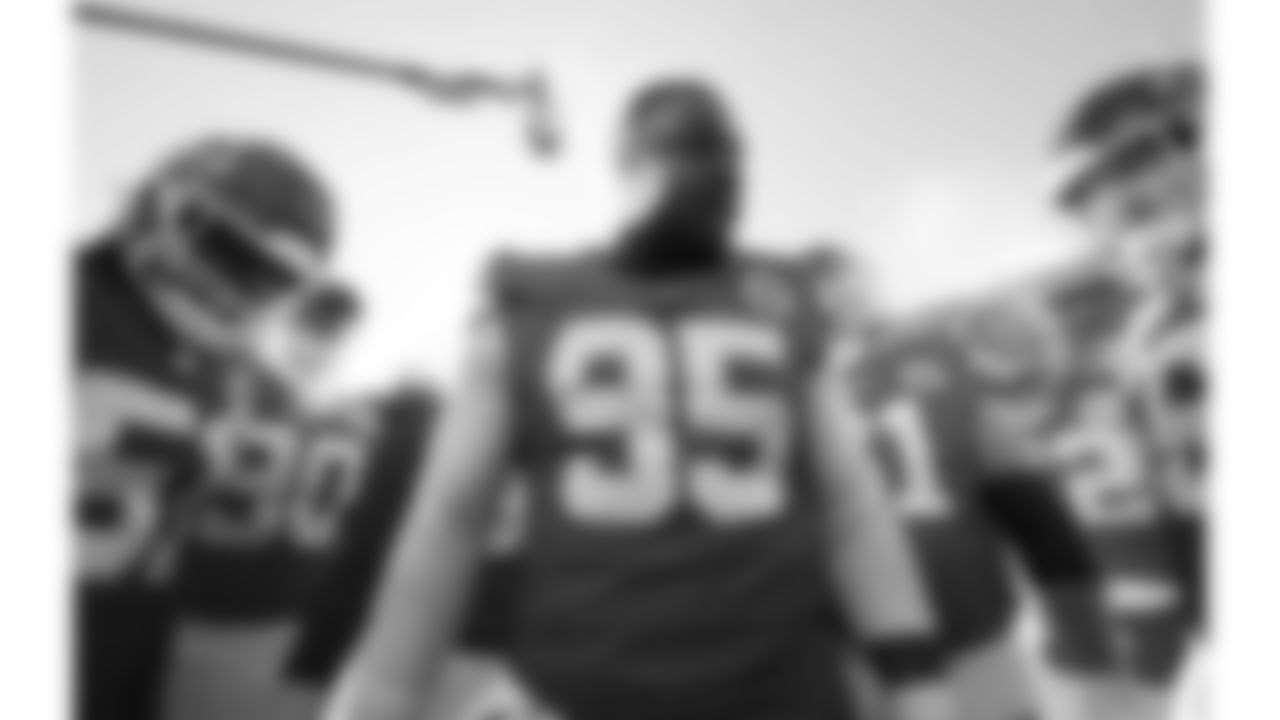 Kansas City Chiefs defensive tackle Chris Jones (95) addresses the linemen huddle during warm ups prior to a week 15 NFL football game against the Los Angeles Chargers, Sunday, December 14, 2025 in Kansas City, MO.
