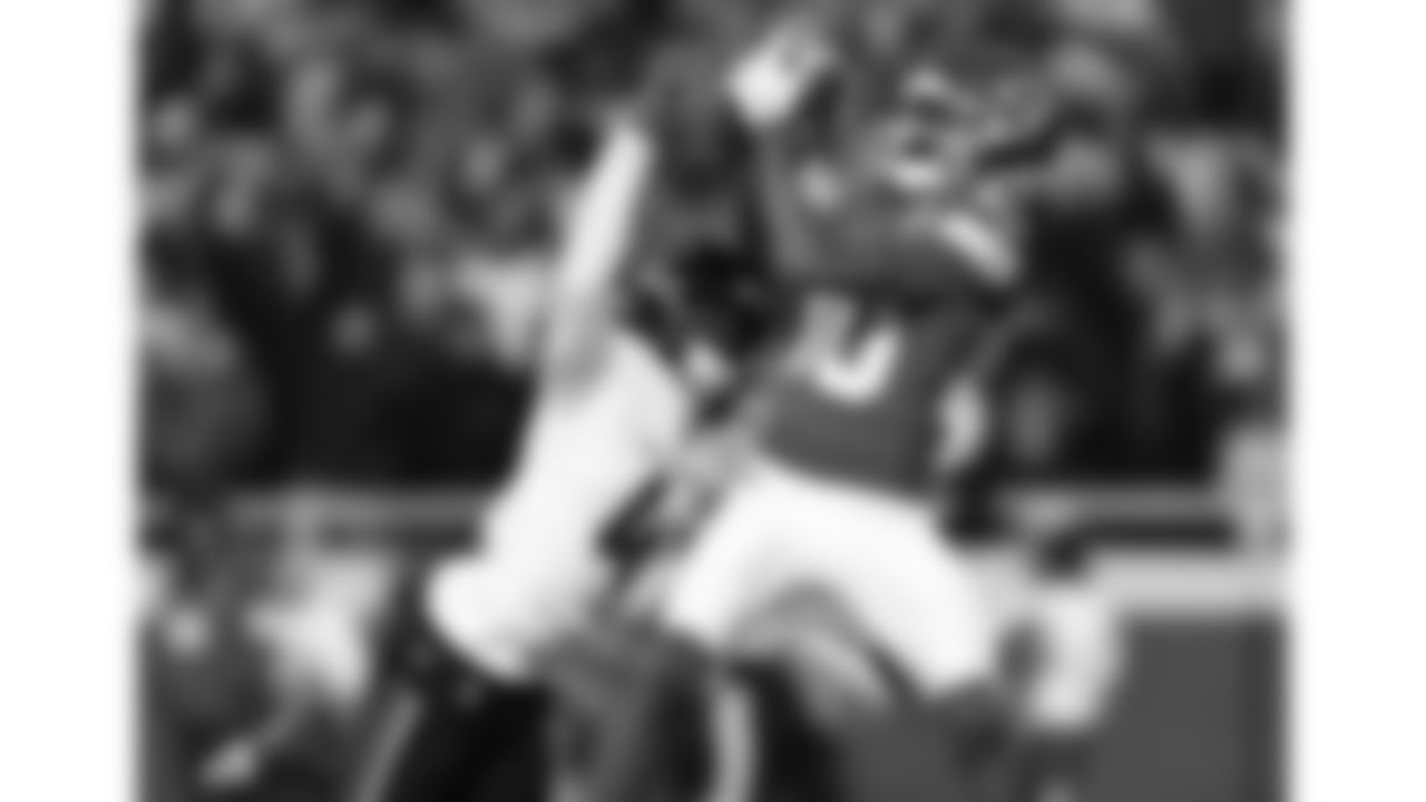 Kansas City Chiefs wide receiver Tyquan Thornton (80) catches the ball over Houston Texans cornerback Kamari Lassiter (4) during a week 14 NFL football game, Sunday, December 7, 2025 in Kansas City, MO.