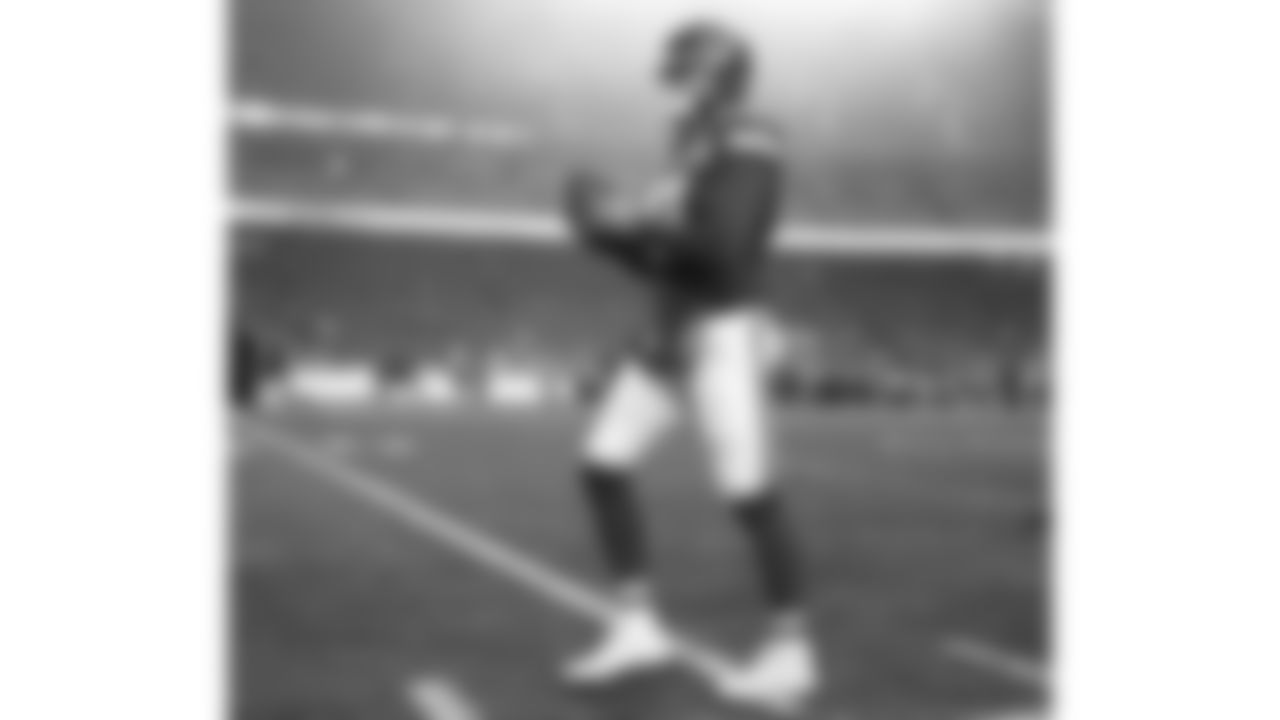 Kansas City Chiefs long snapper James Winchester (41) warms up prior to an NFL week 17 matchup against the Denver Broncos, Thursday, December 25, 2025.