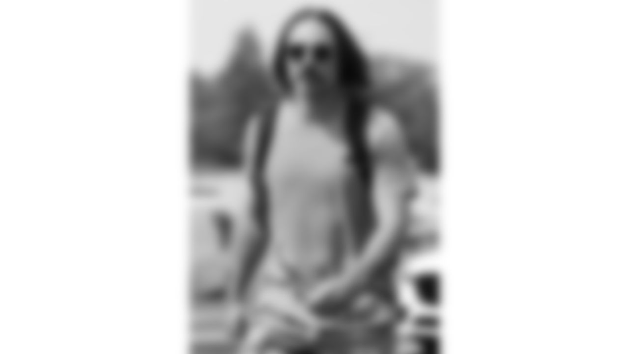 Kansas City Chiefs quarterback Gardner Minshew (17) arrives prior to a week 2 NFL Football game against the Philadelphia Eagles Sunday September 14, 2025.