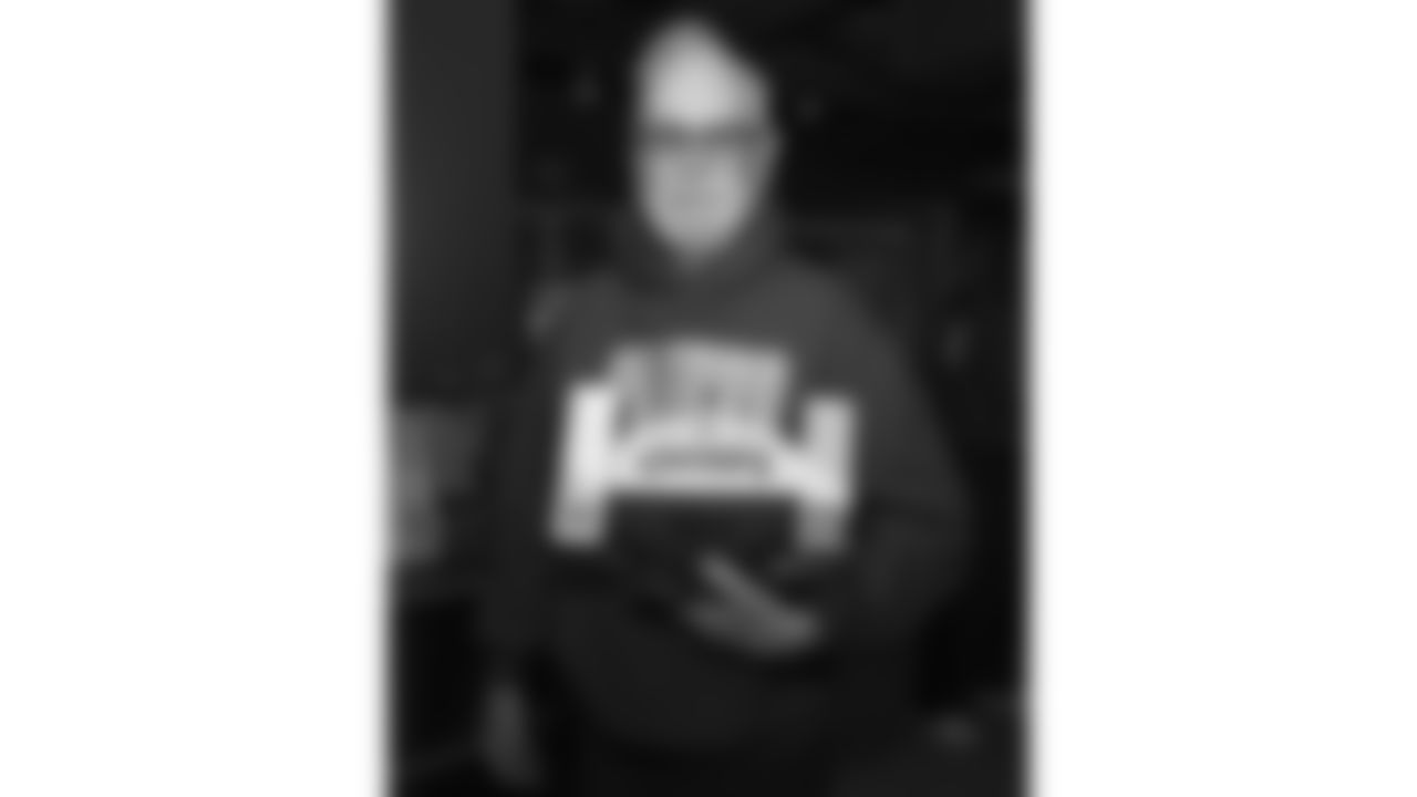 Red Coaters gather at the Kingdom Club to watch the Chiefs take on the Denver Broncos on November 16, 2025.