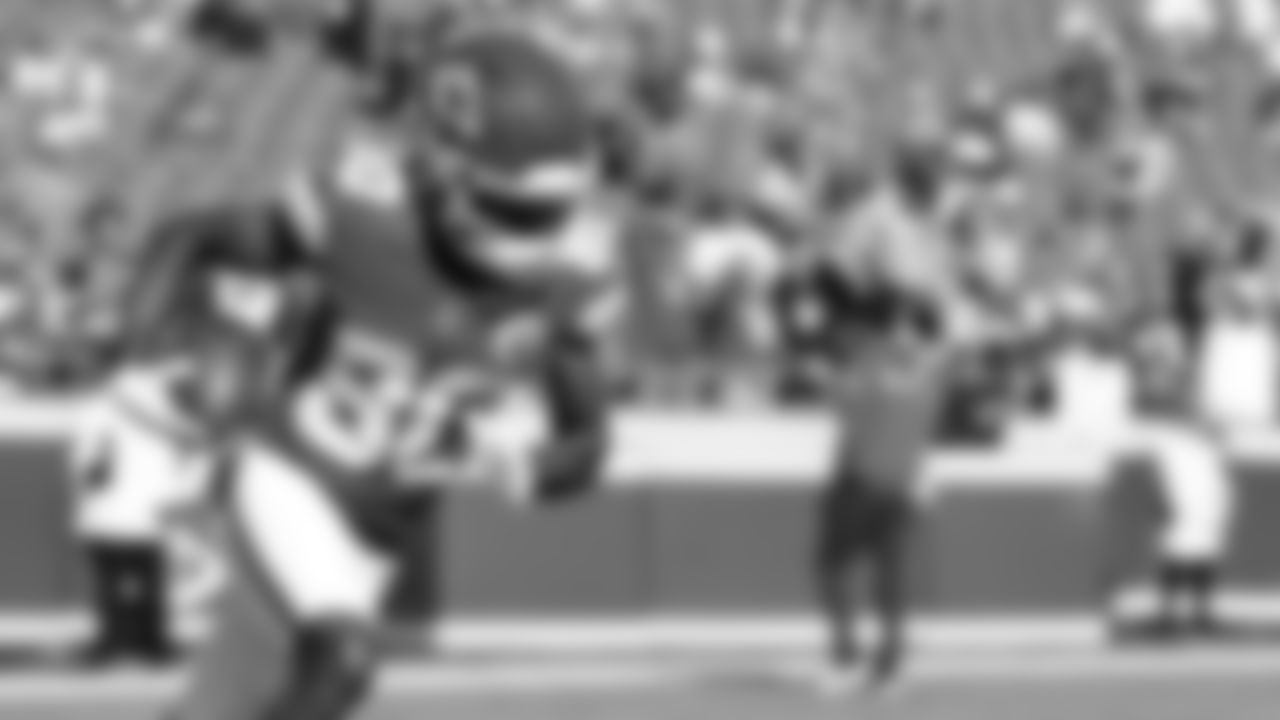 Kansas City Chiefs wide receiver Tyquan Thornton (80) warms up prior to a week 7 NFL Football game against the Las Vegas Raiders on Sunday, October 19, 2025 in Kansas City, MO.
