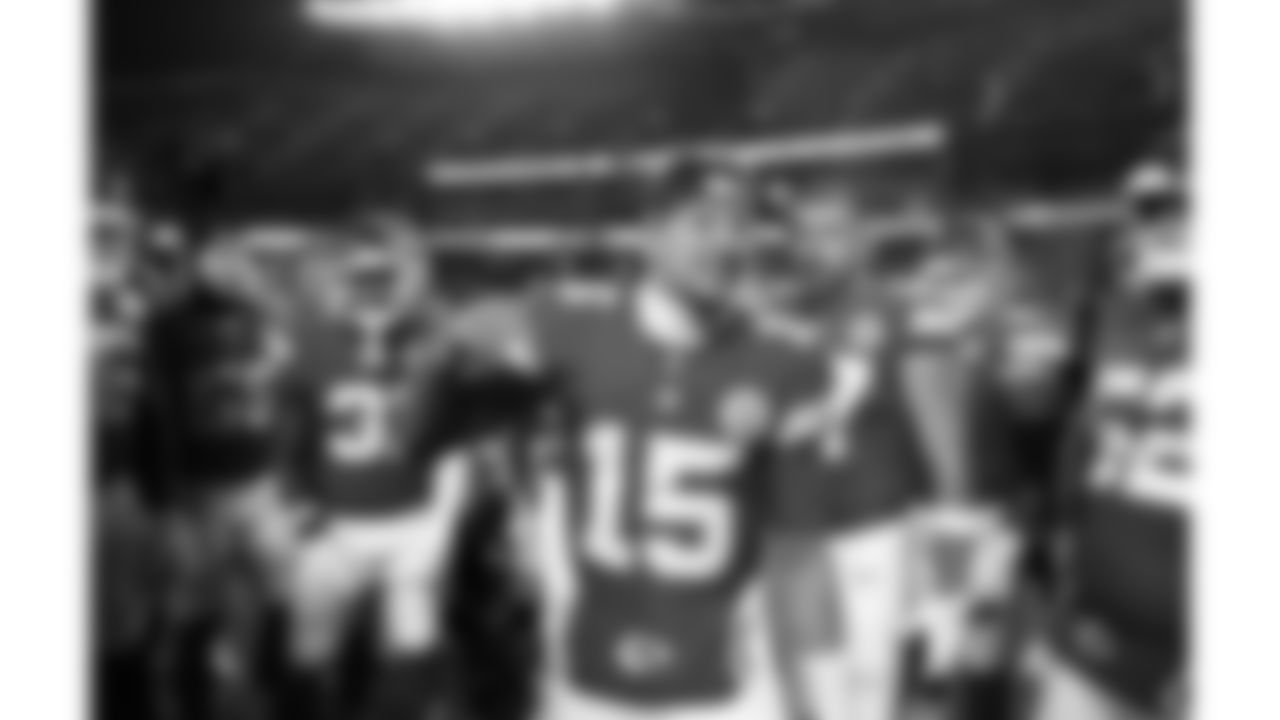 Kansas City Chiefs quarterback Patrick Mahomes (15) addresses the team on the field prior to a week 14 NFL football game against the Houston Texans, Sunday, December 7, 2025 in Kansas City, MO.