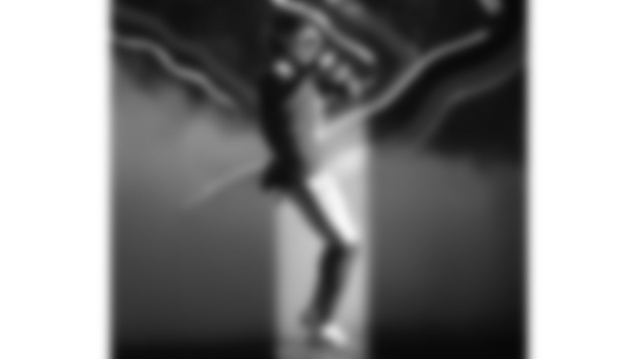 Kansas City Chiefs wide receiver Xavier Worthy (1) runs onto field prior to an NFL week 14 matchup against the Houston Texans, Sunday December 7, 2025.