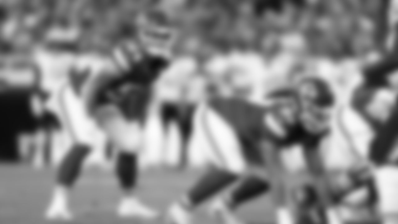 Kansas City Chiefs linebacker Leo Chenal (54) lines up during a preseason week 3 NFL football game against the Chicago Bears, Friday, August 22, 2025 in Kansas City, MO.
