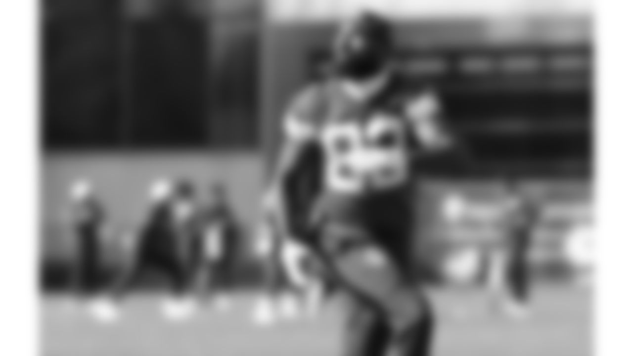 Kansas City Chiefs wide receiver Jimmy Holiday (82) during practice on Thursday, October 30, 2025 in Kansas City, MO.