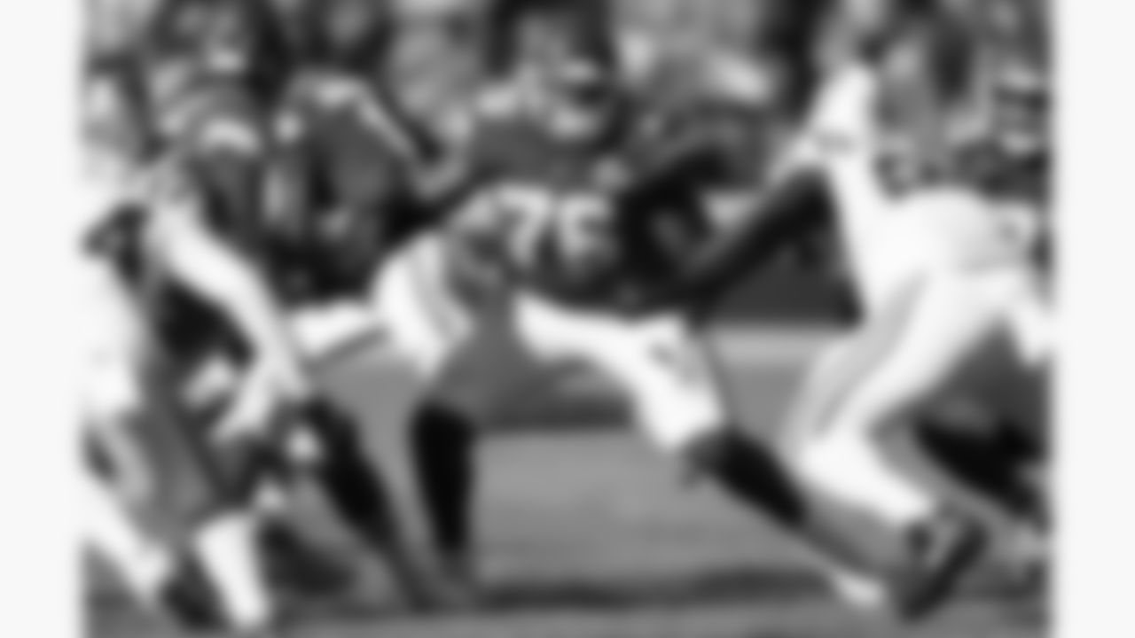 Kansas City Chiefs tackle Kingsley Suamataia (76) blocks during a week 12 NFL football game against the Indianapolis Colts, Sunday, November 23, 2025 in Kansas City, MO.