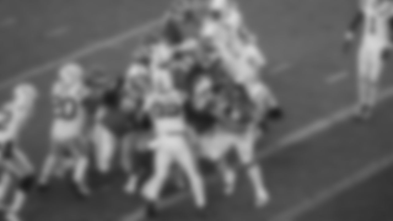 Kansas City Chiefs running back Kareem Hunt (29) leaps for a touchdown during a week 12 NFL Football game against the Indianapolis Colts on Sunday, November 23, 2025 in Kansas City, MO