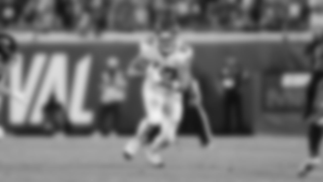 Kansas City Chiefs tight end Travis Kelce (87) runs the ball during a week 5 NFL football game against the Jacksonville Jaguars, Monday, October 6, 2025, in Jacksonville, FL.